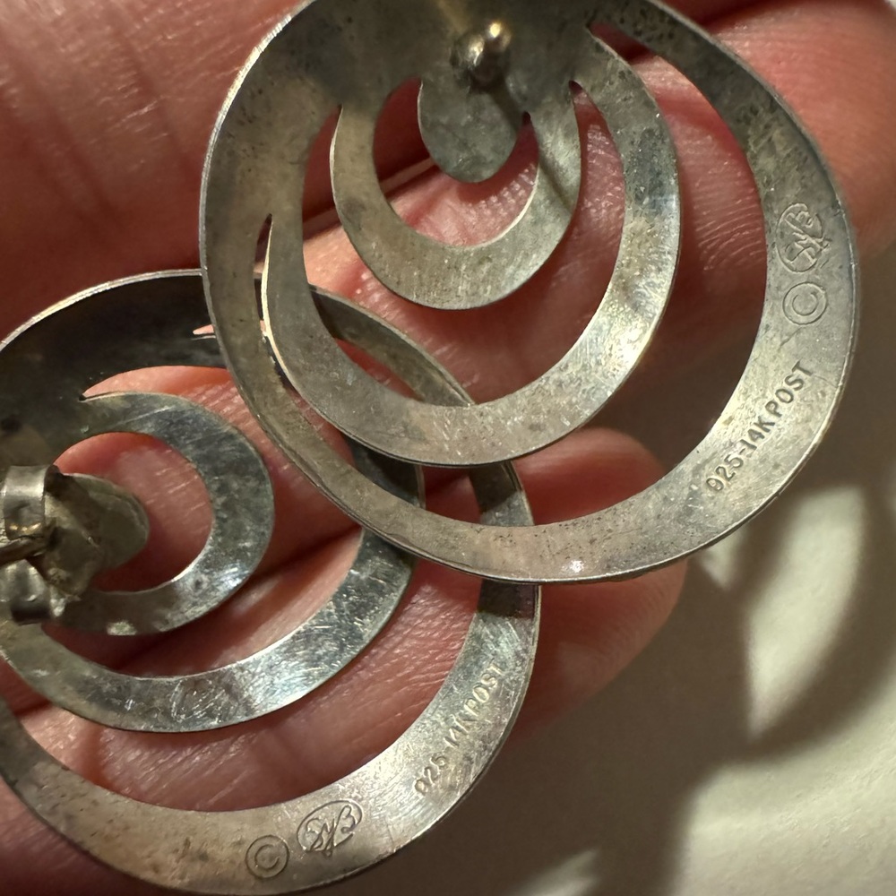 Vintage Artist signed 925 Sterling silver spiral swirl earrings with 14K post 4g - Picture 3 of 12